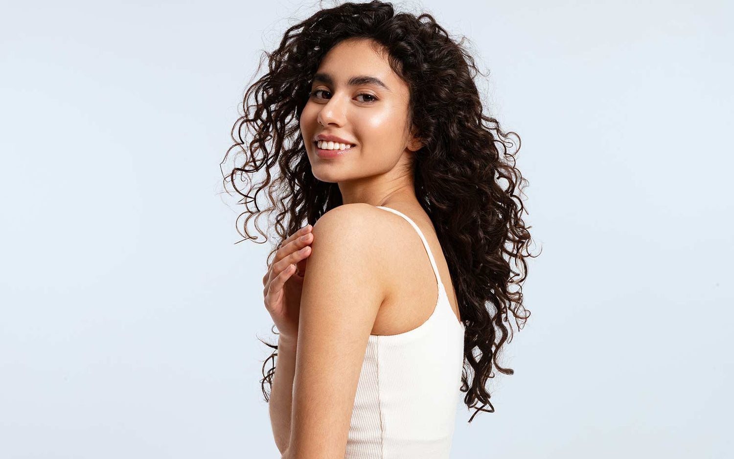 Embracing Natural Curls: The Advantages of Using Organic Curly Hair Products